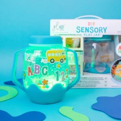 Lanterne sensorielle lumineuse GLO PALS personnalisée avec trésors sensoriels thème ABC